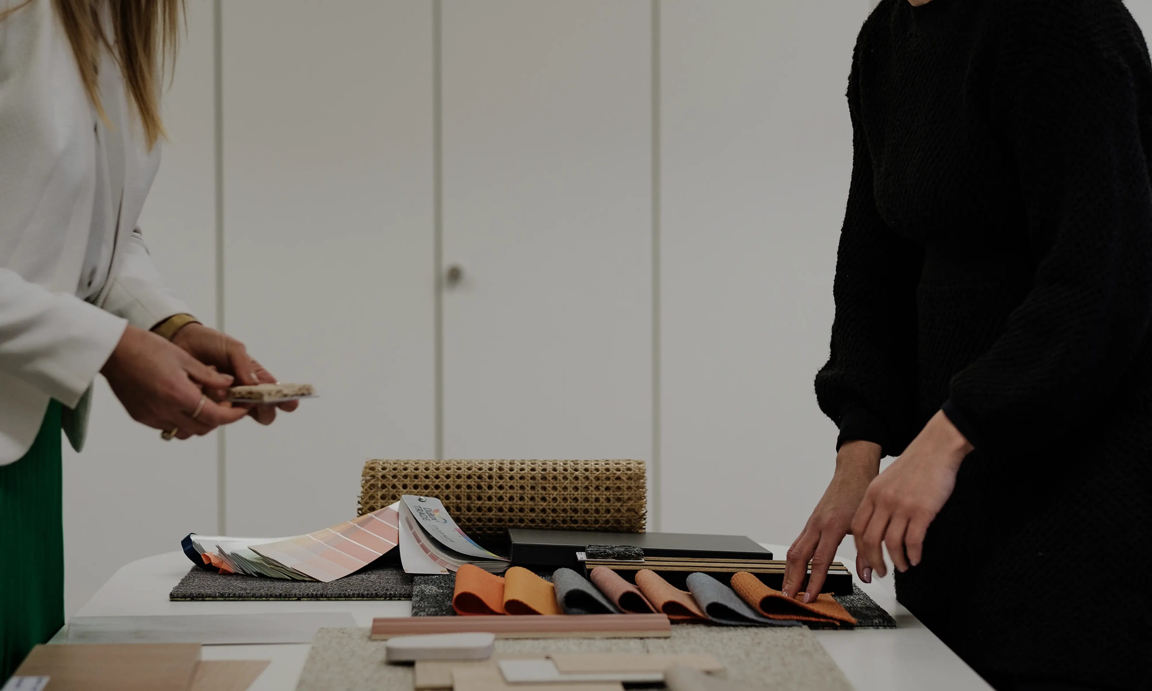 Sustainable and eco-friendly sourcing with virtual material samples for interior designers